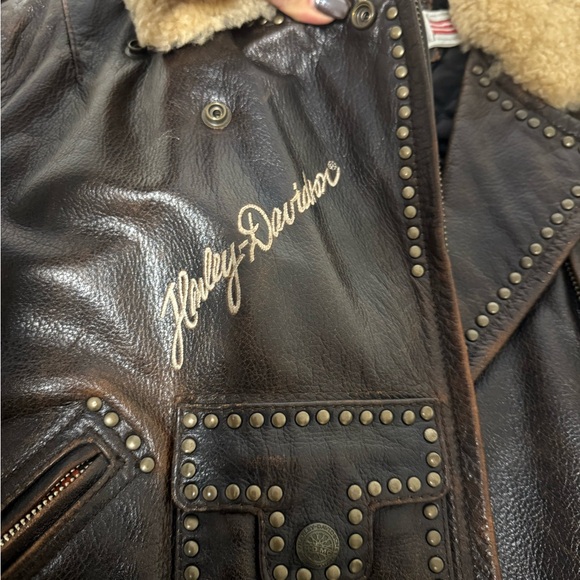 Harley-Davidson Quilted Jacket Label with Brown and Gold Accents - Picture 4 of 11